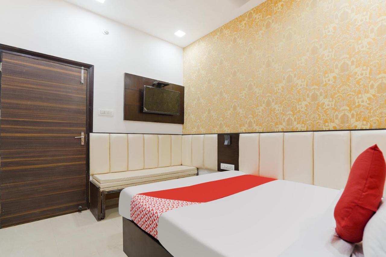 Oyo 48489 Adarsh Plaza Otel Saharanpur Dış mekan fotoğraf